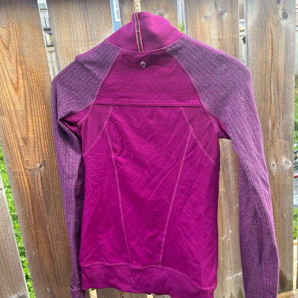Ivivva Purple Jacket kids Lululemon size 12 and great condition girls zip up - Picture 3 of 4